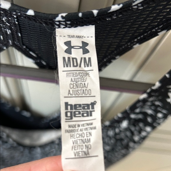 Under Armour Black and White HeatGear Tank with mesh back - Picture 2 of 13